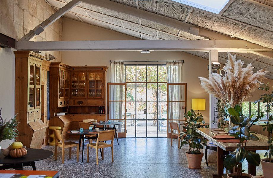 LaChassagnette-Arles-France-03